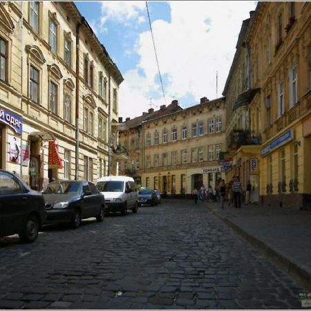 Апартаменти Для Пари В Центральній Частині Львова エクステリア 写真